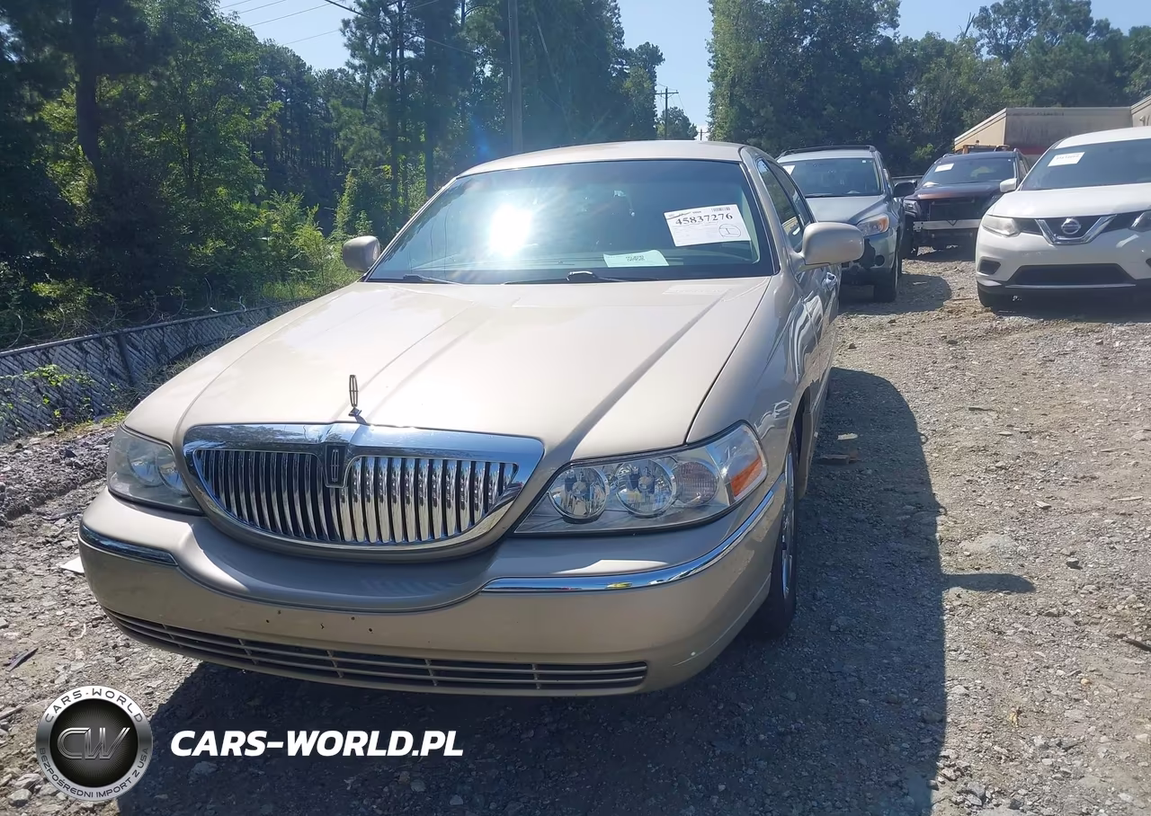 2005 Lincoln Town Car Signature Limited VIN:1LNHM82W35Y659475 - 2