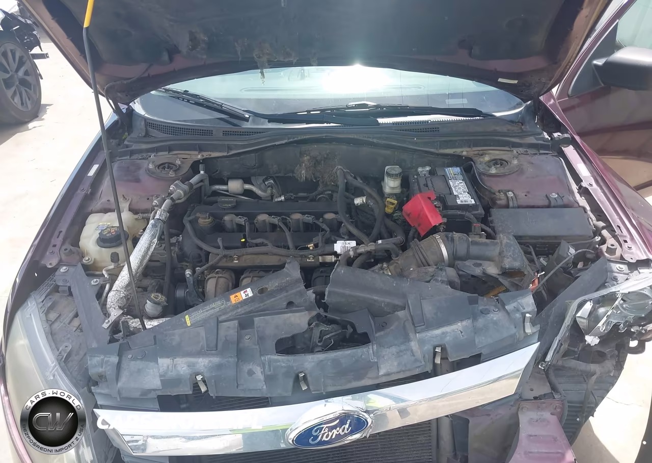 2012 Ford Fusion S VIN:3FAHP0GA1CR237393 - 10