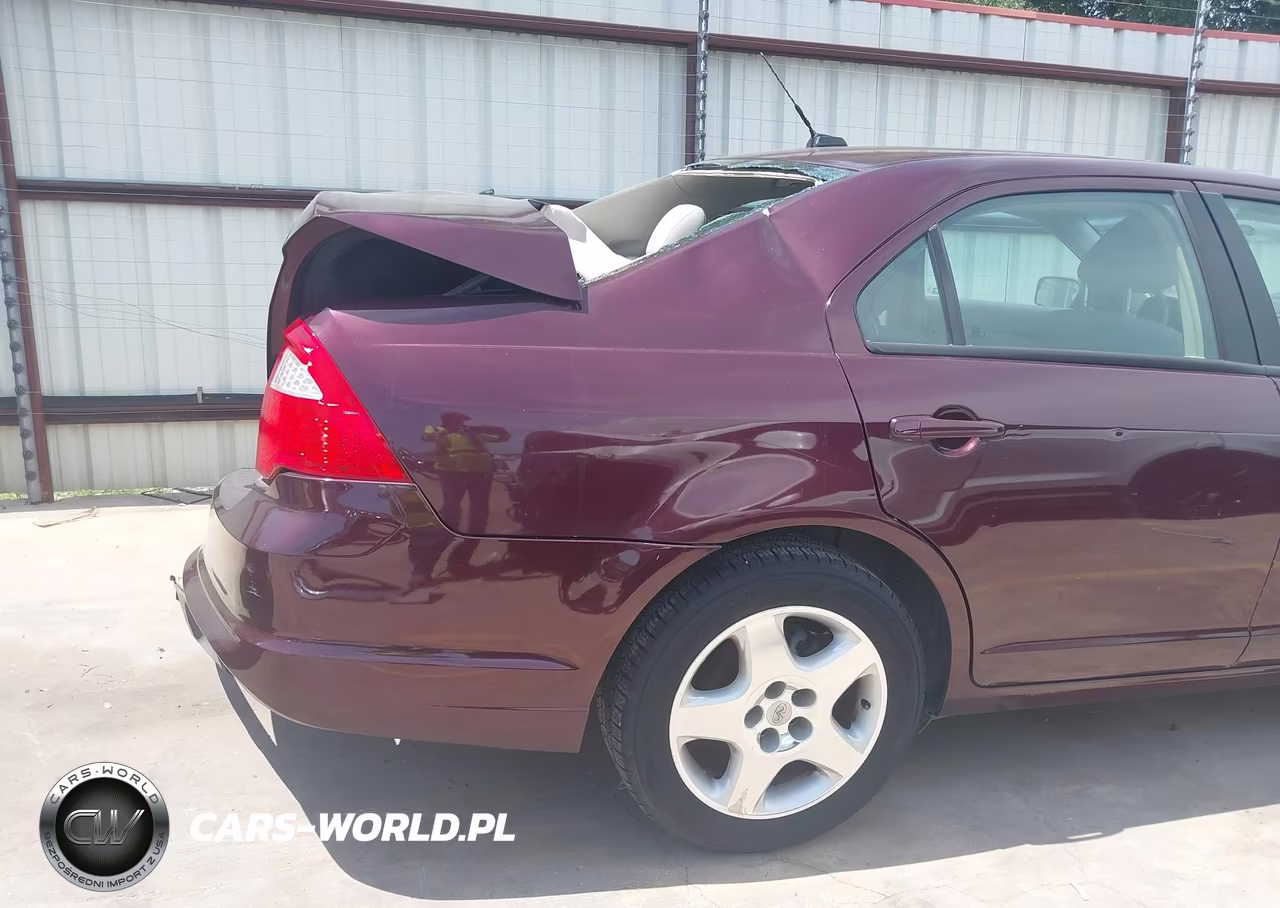 2012 Ford Fusion S VIN:3FAHP0GA1CR237393 - 18