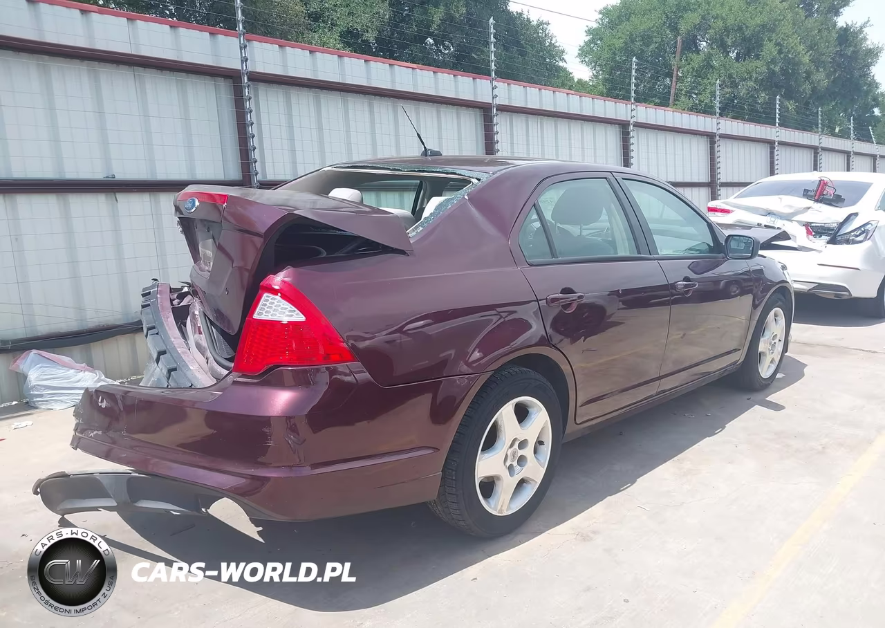 2012 Ford Fusion S VIN:3FAHP0GA1CR237393 - 4