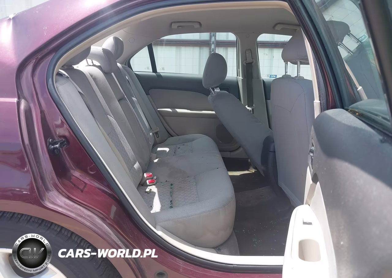 2012 Ford Fusion S VIN:3FAHP0GA1CR237393 - 8