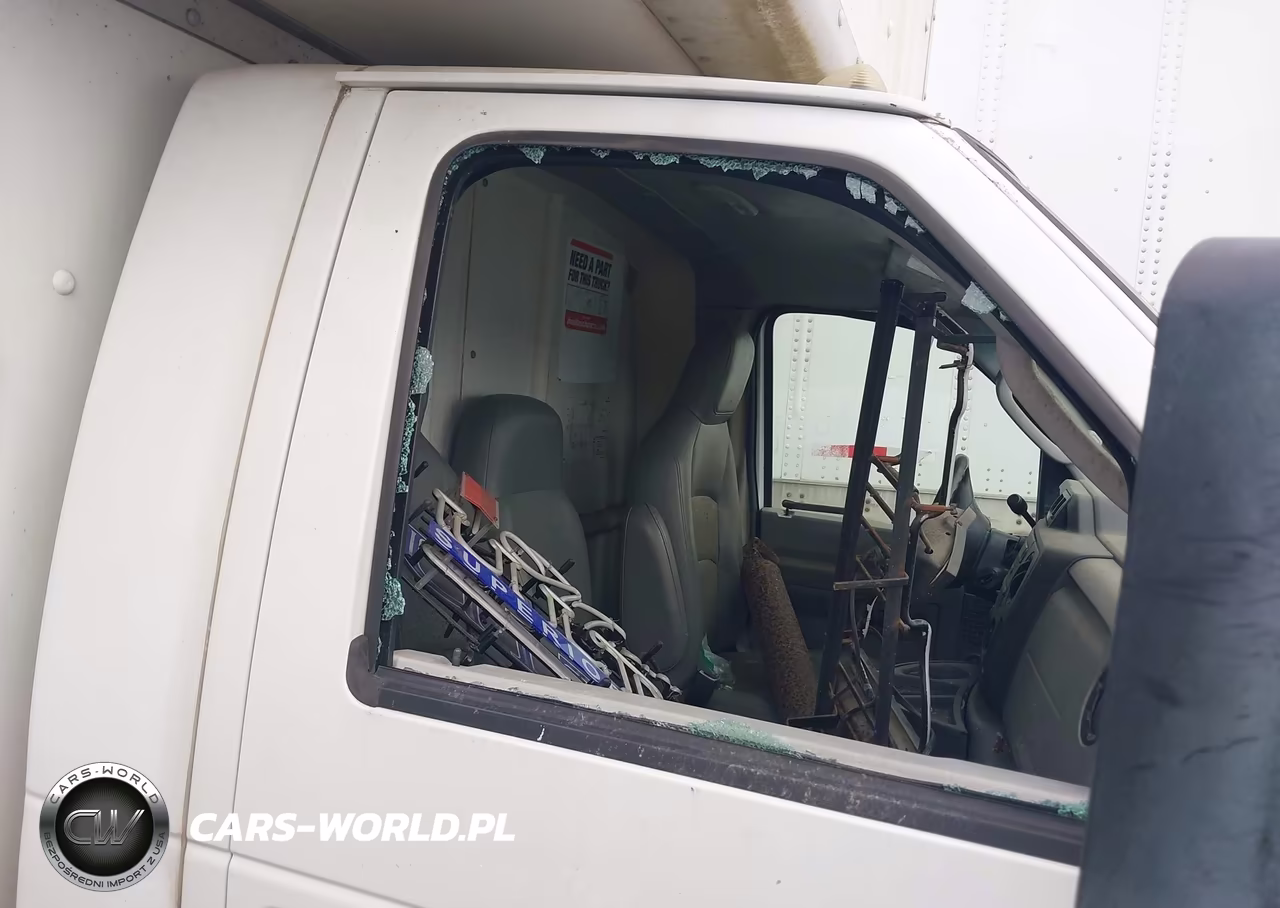 2009 Ford E-450 Cutaway VIN:1FDXE45S49DA07990 - 10