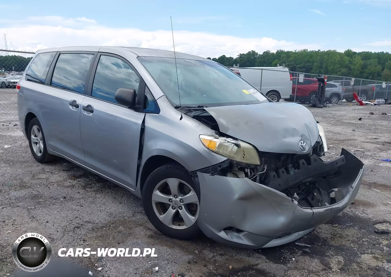 2012 Toyota Sienna Base V6 7 Passenger
