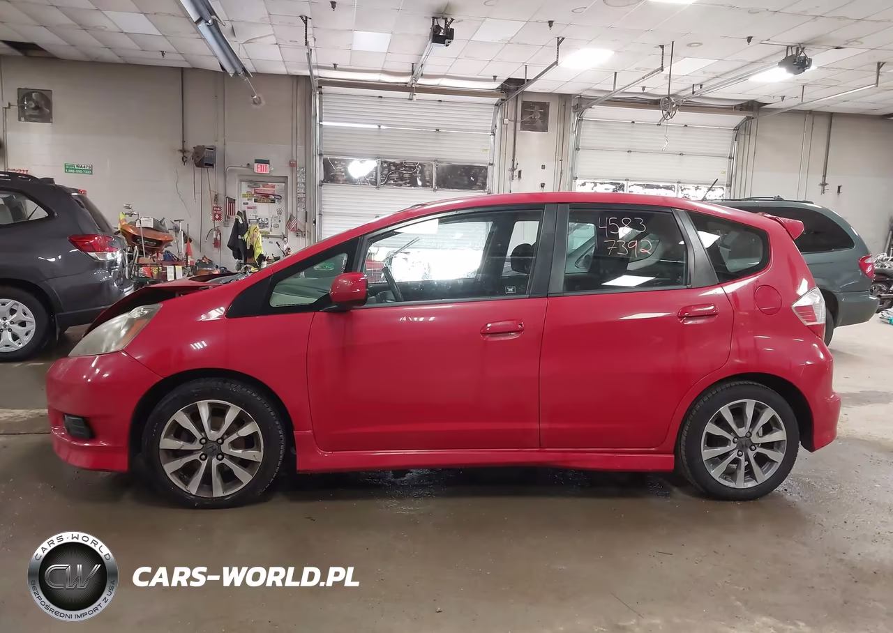 2013 Honda Fit Sport VIN:JHMGE8H59DC009507 - 14