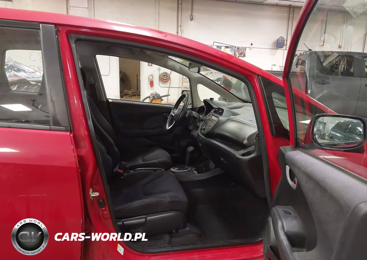 2013 Honda Fit Sport VIN:JHMGE8H59DC009507 - 5