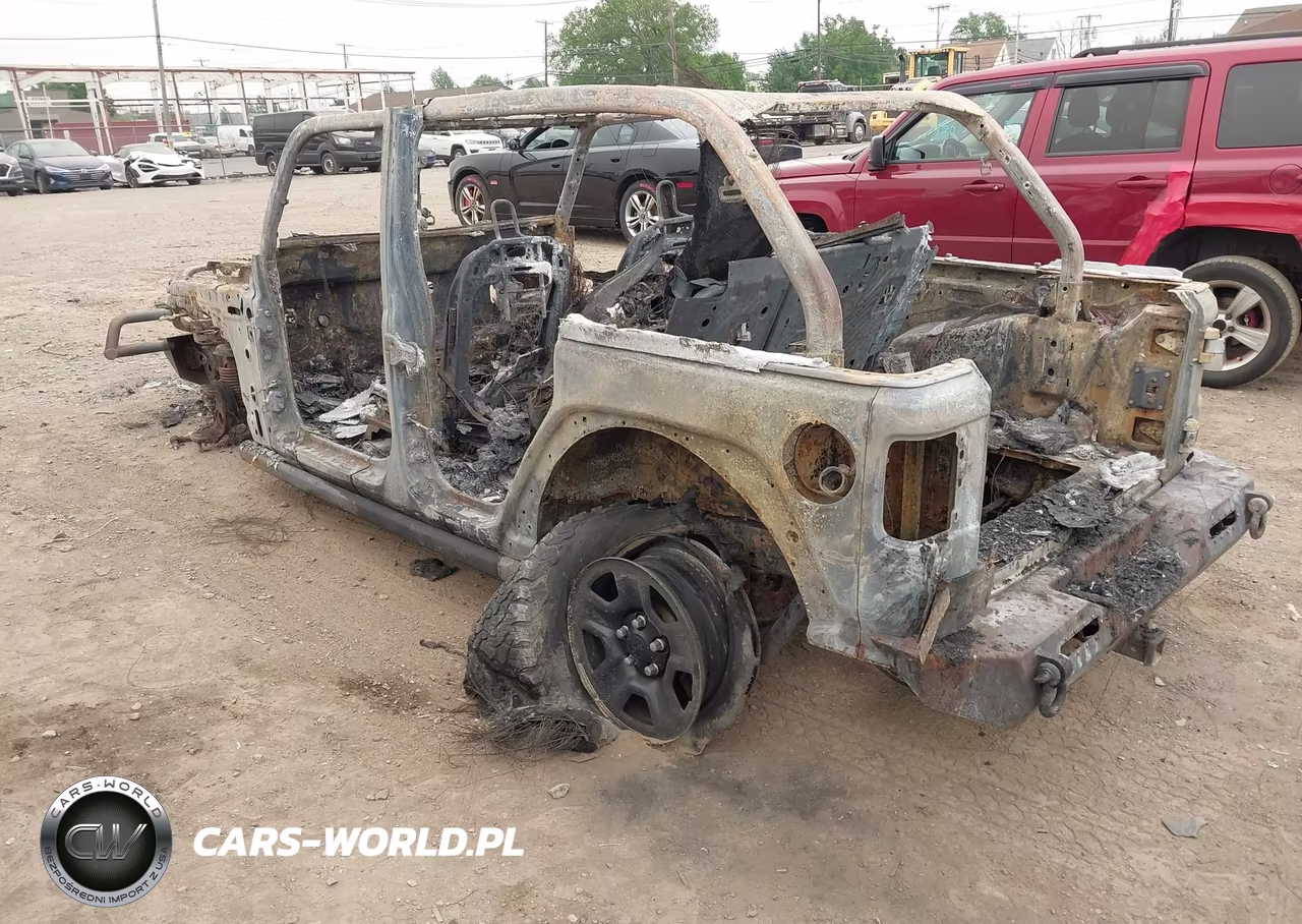 2019 Jeep Wrangler Unlimited Sport 4X4 VIN:1C4HJXDN0KW525395 - 3