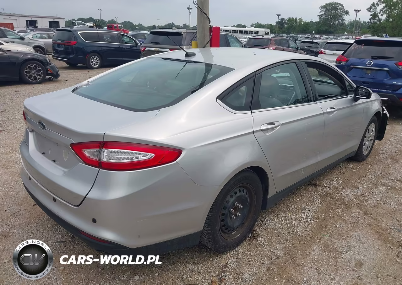 2013 Ford Fusion S VIN:3FA6P0G70DR206990 - 4
