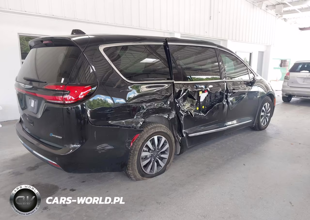 2022 Chrysler Pacifica Hybrid Limited VIN:2C4RC1S73NR227534 - 4