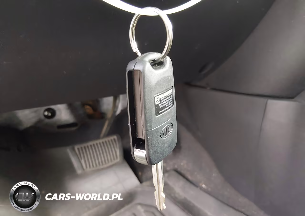 2011 Kia Soul + VIN:KNDJT2A22B7706985 - 11