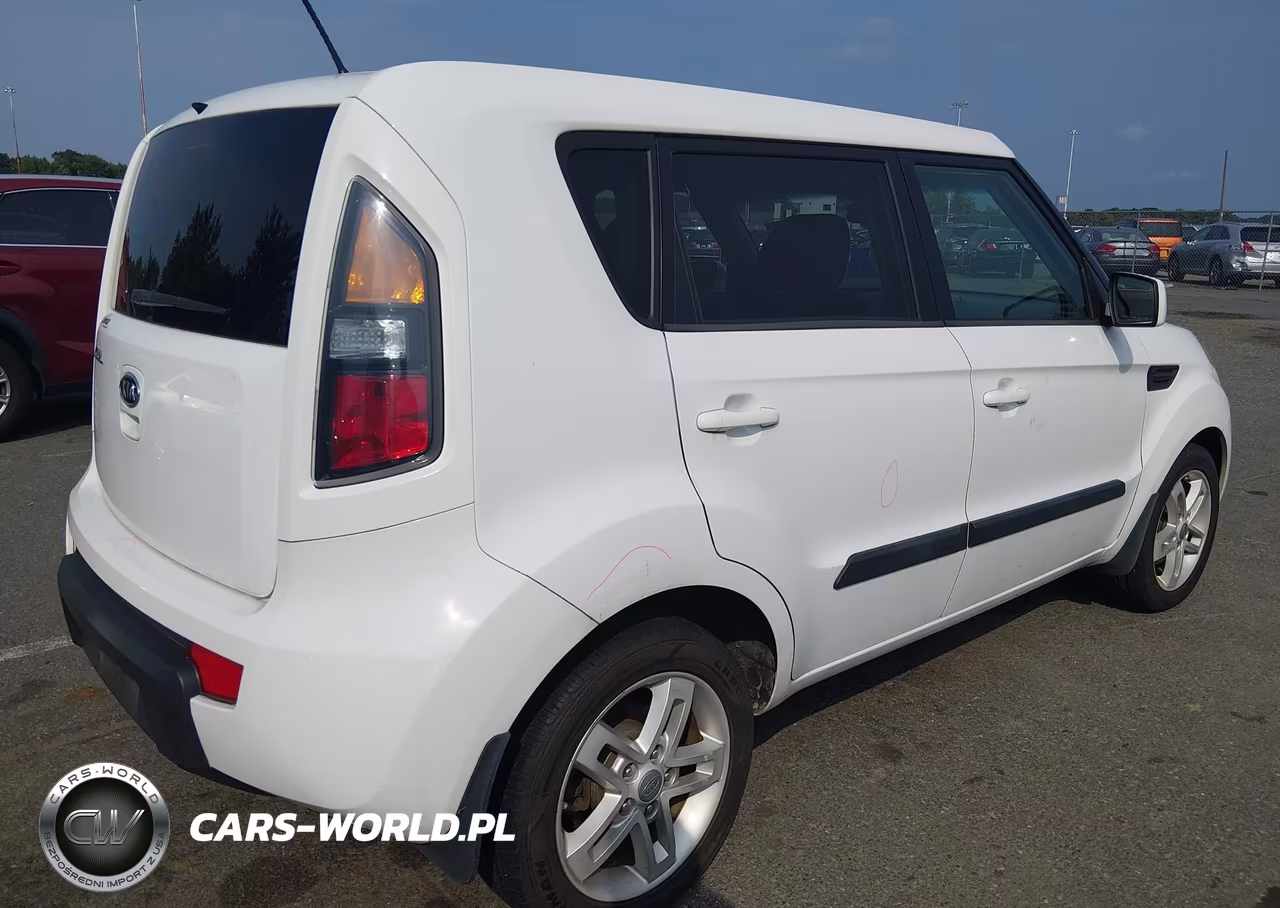 2011 Kia Soul + VIN:KNDJT2A22B7706985 - 4