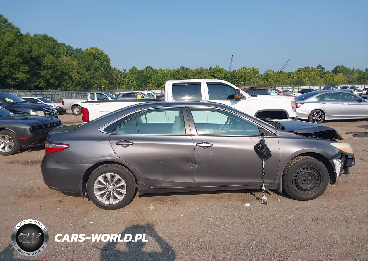 2016 Toyota Camry Le VIN:4T4BF1FK0GR535937 - 13