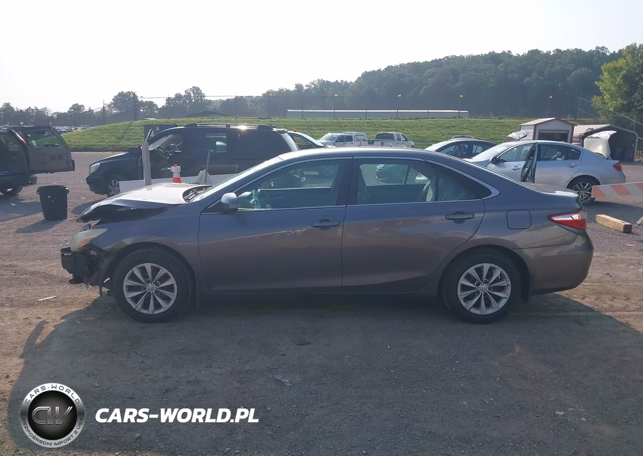 2016 Toyota Camry Le VIN:4T4BF1FK0GR535937 - 14