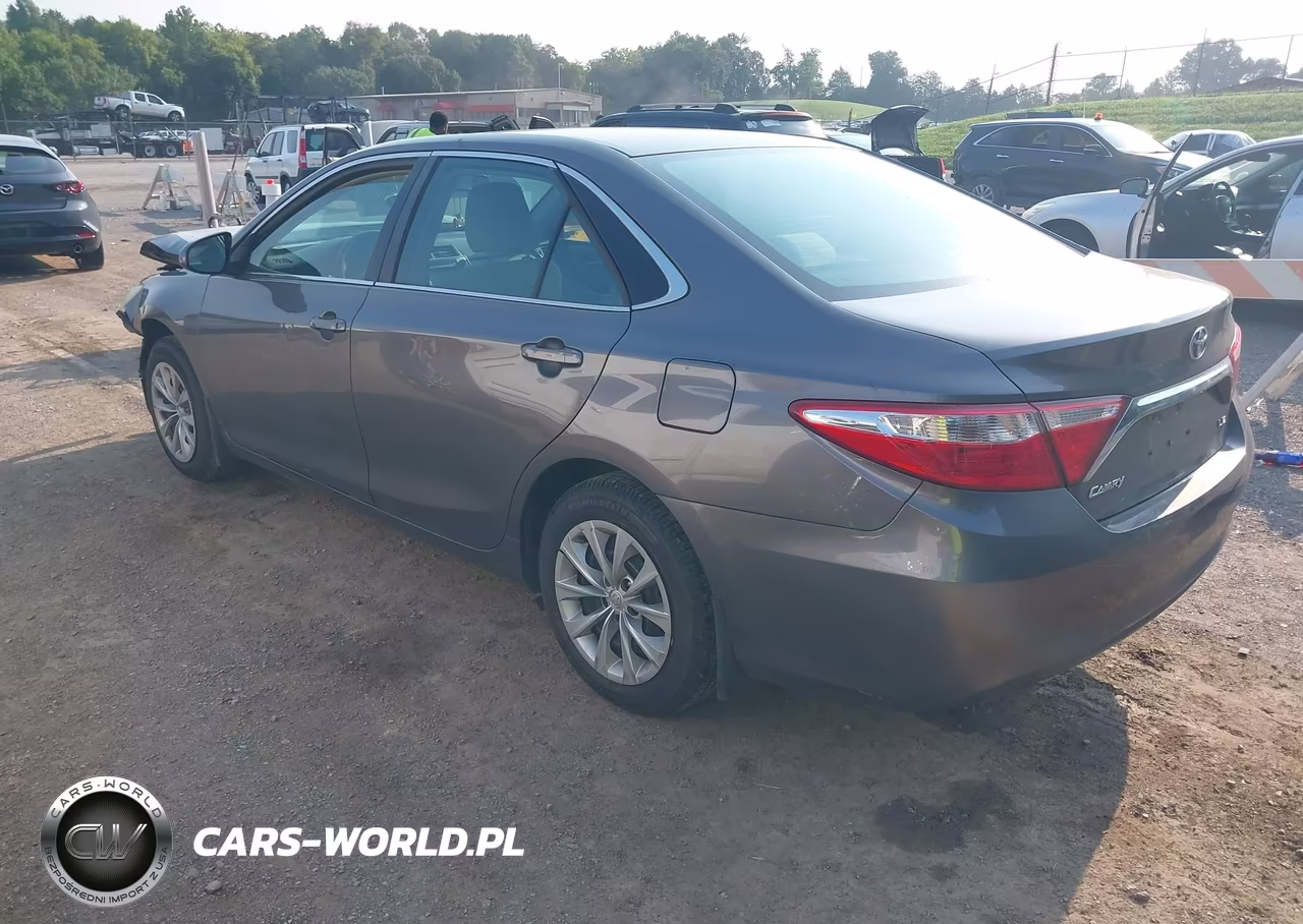 2016 Toyota Camry Le VIN:4T4BF1FK0GR535937 - 3