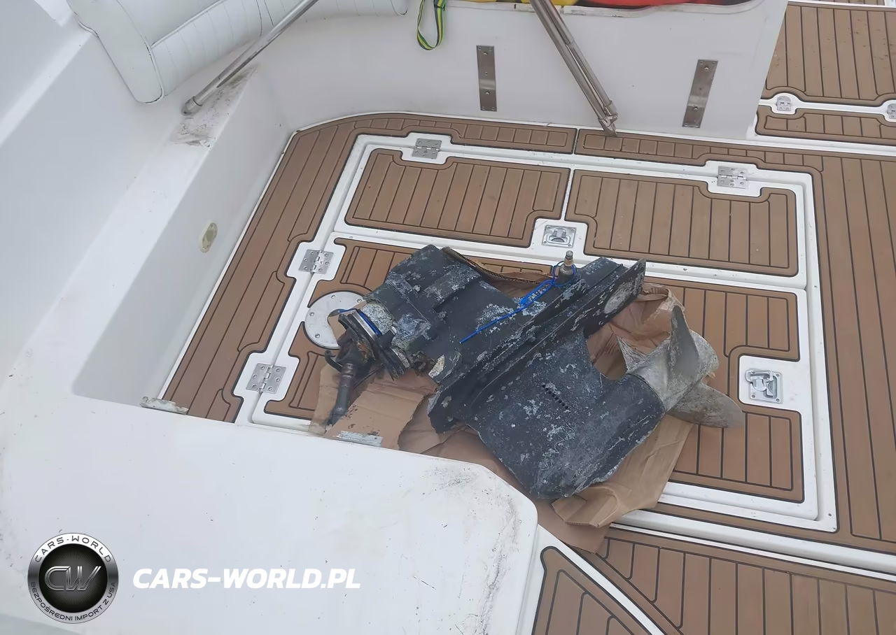 1999 Cruisers Yachts Other VIN:CRSUSV98C999 - 12