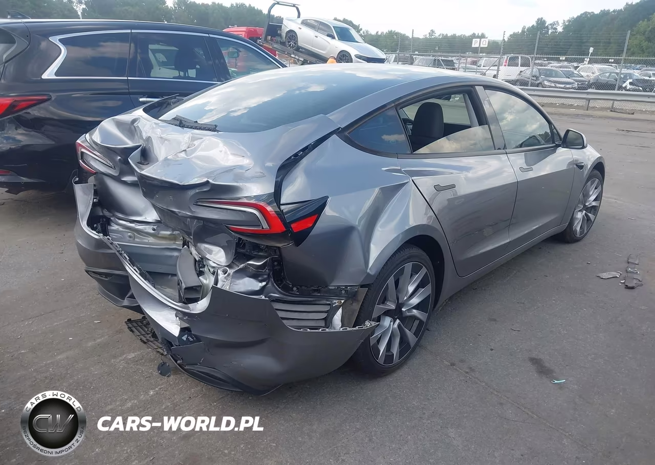 2025 Tesla Model 3 Long Range Rear-Wheel Drive-Standard Rear-Wheel Drive VIN:5YJ3E1EA7SF996939 - 4