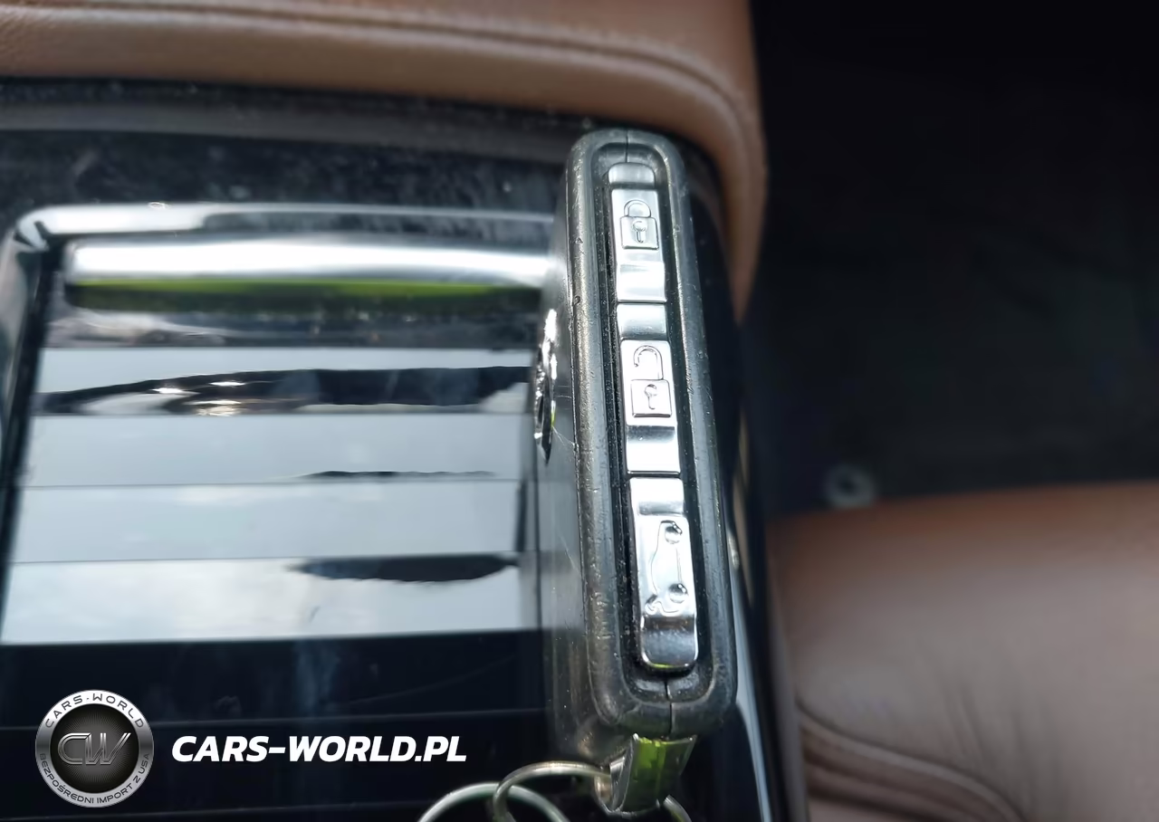 2022 Volvo S60 Recharge Plug-In Hybrid T8 Inscription VIN:7JRBR0FLXNG179342 - 11