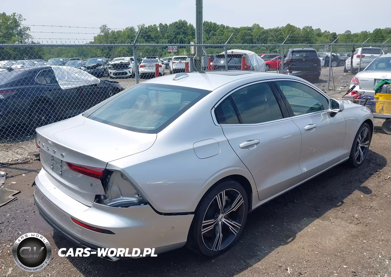 2022 Volvo S60 Recharge Plug-In Hybrid T8 Inscription VIN:7JRBR0FLXNG179342 - 4