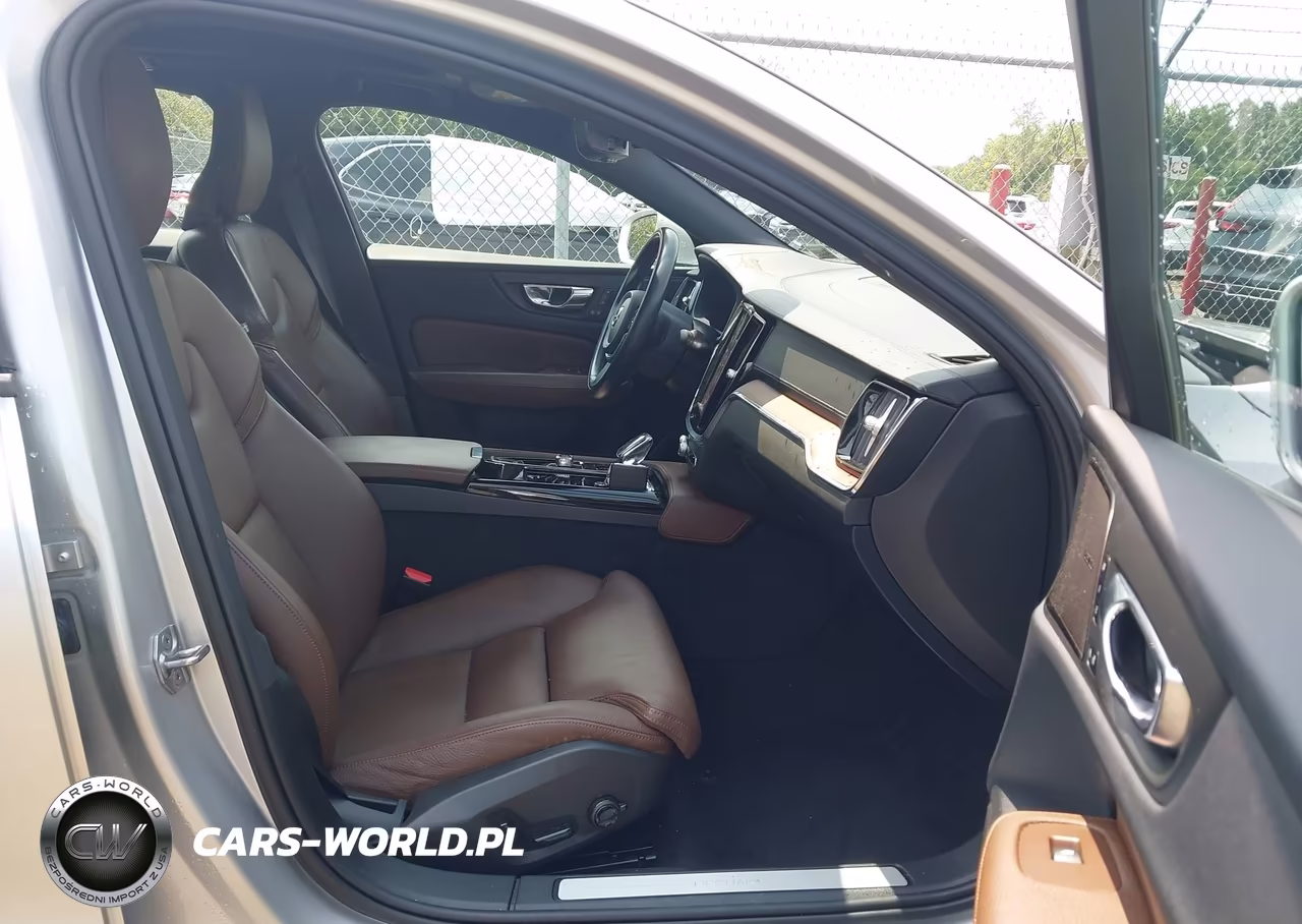2022 Volvo S60 Recharge Plug-In Hybrid T8 Inscription VIN:7JRBR0FLXNG179342 - 5