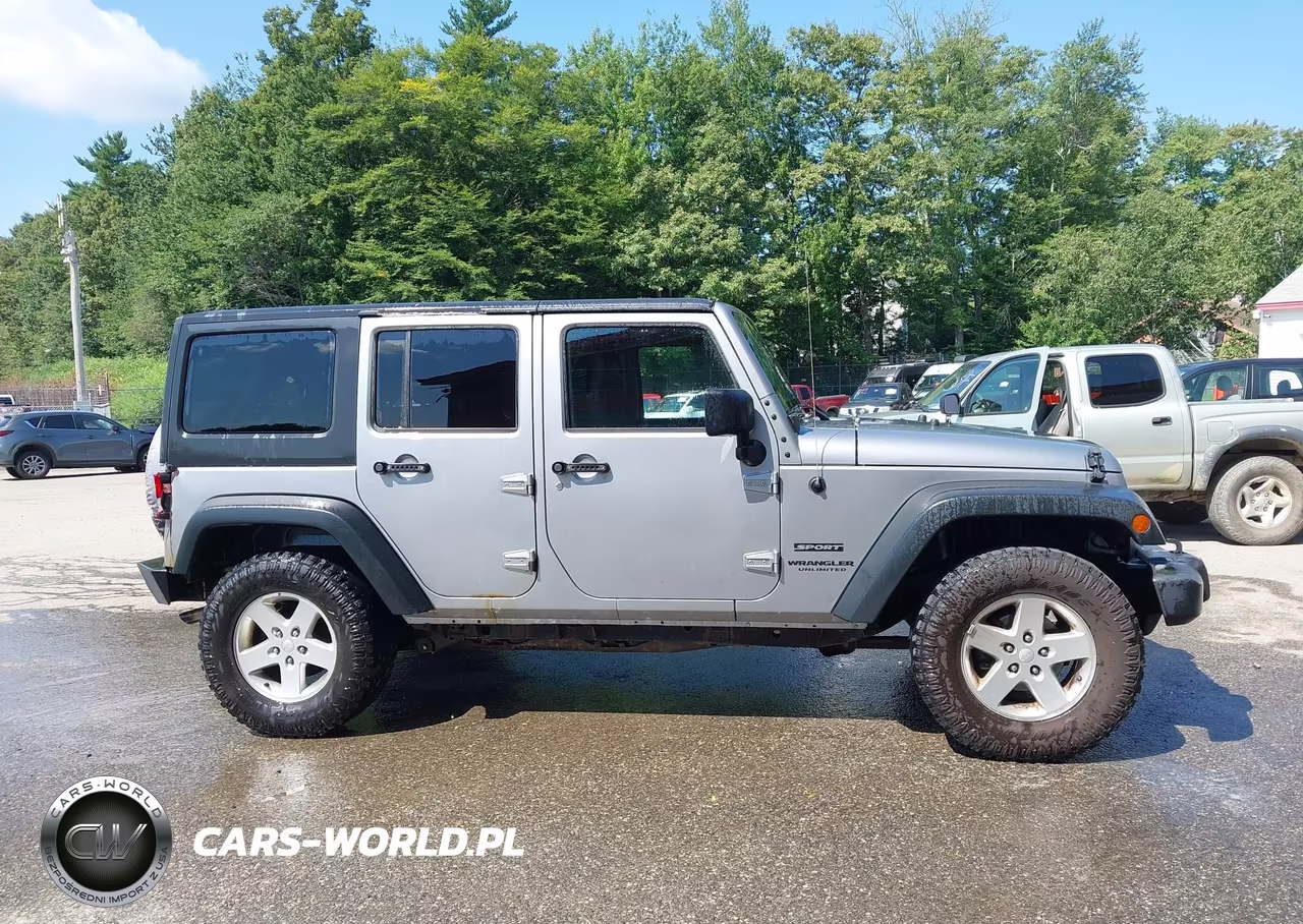2016 Jeep Wrangler Unlimited Sport VIN:1C4BJWDG9GL286603 - 14