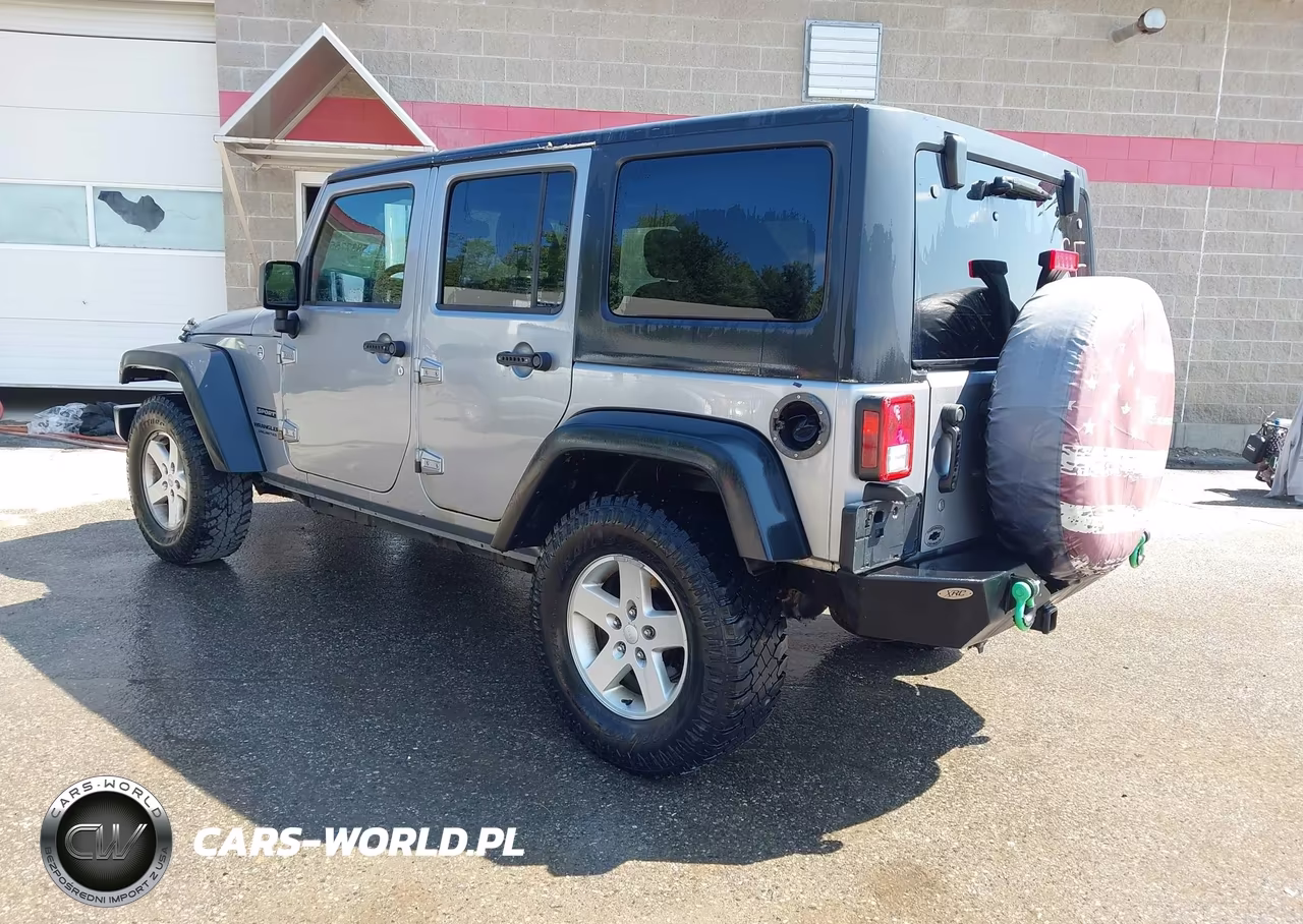 2016 Jeep Wrangler Unlimited Sport VIN:1C4BJWDG9GL286603 - 3