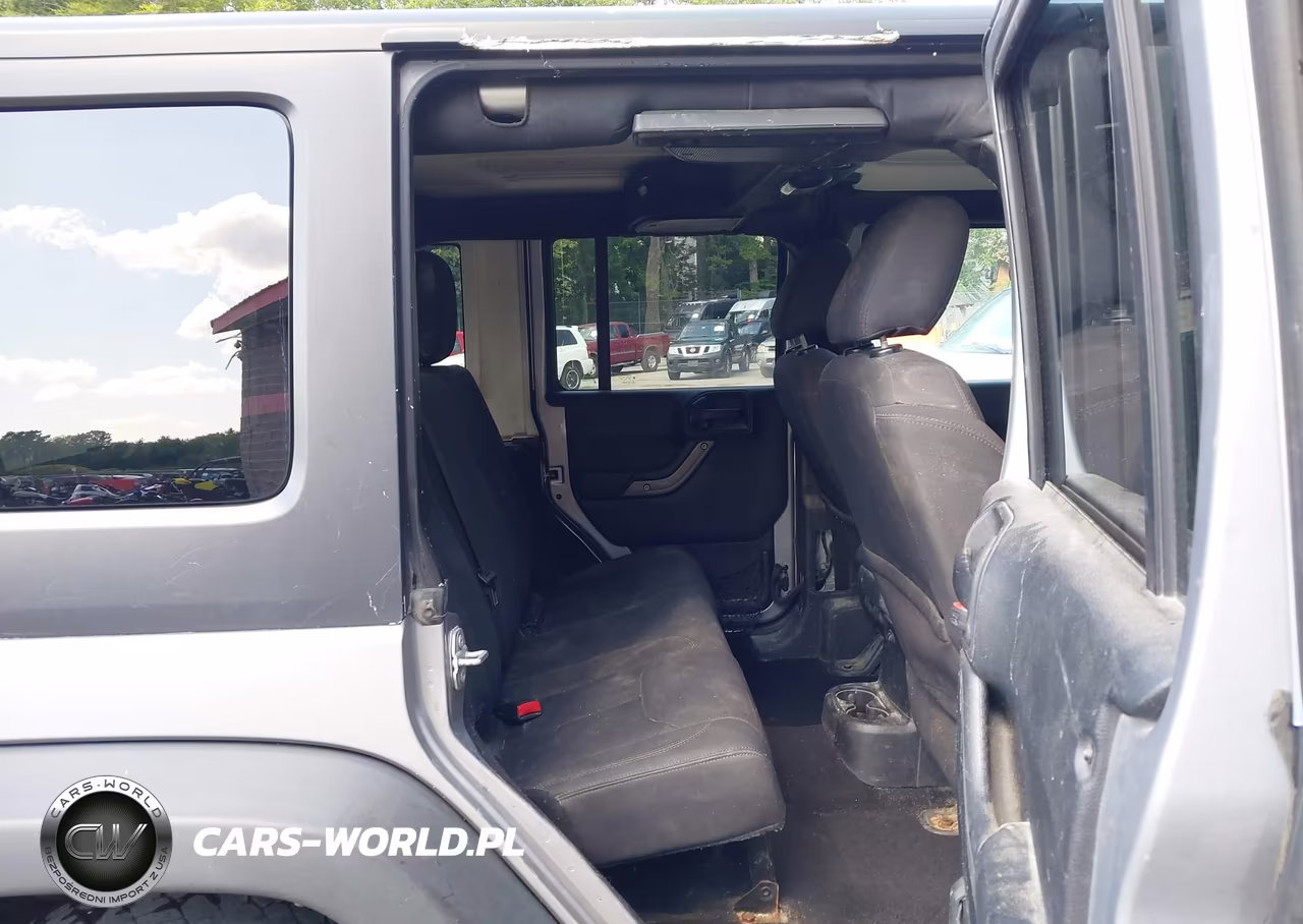 2016 Jeep Wrangler Unlimited Sport VIN:1C4BJWDG9GL286603 - 8