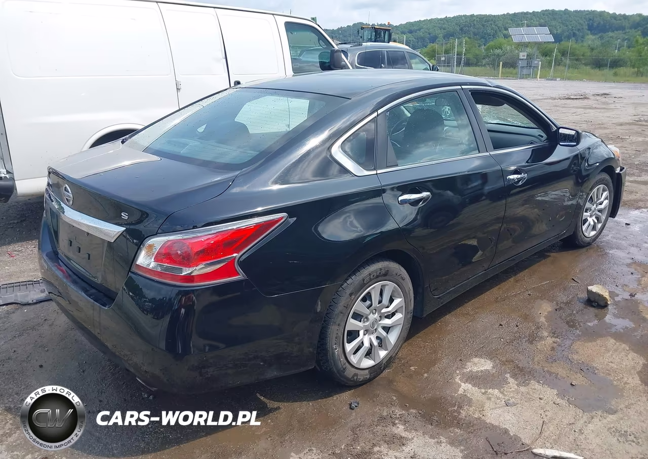 2015 Nissan Altima 2.5 S VIN:1N4AL3AP7FC113403 - 4