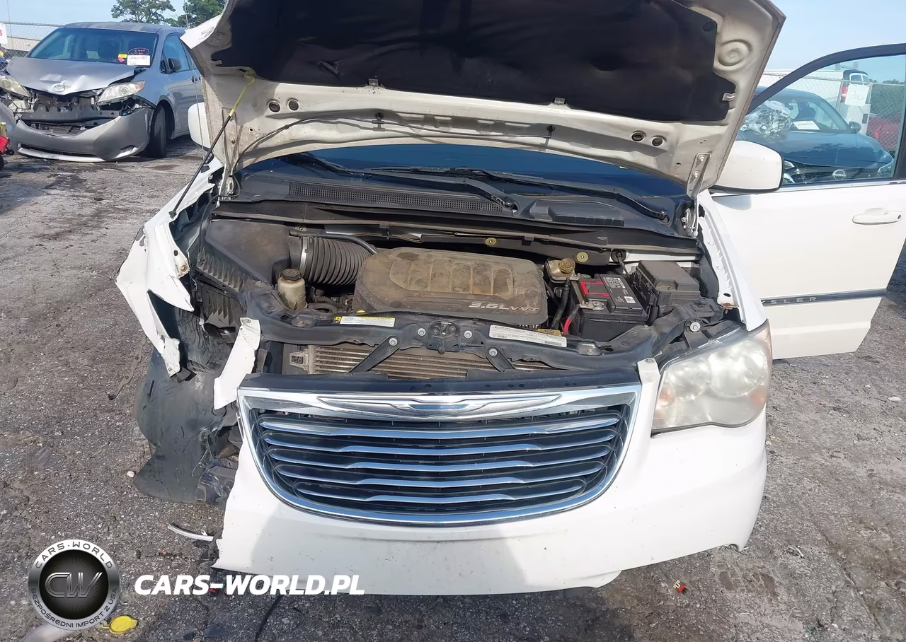 2012 Chrysler Town & Country Touring VIN:2C4RC1BG8CR157638 - 10