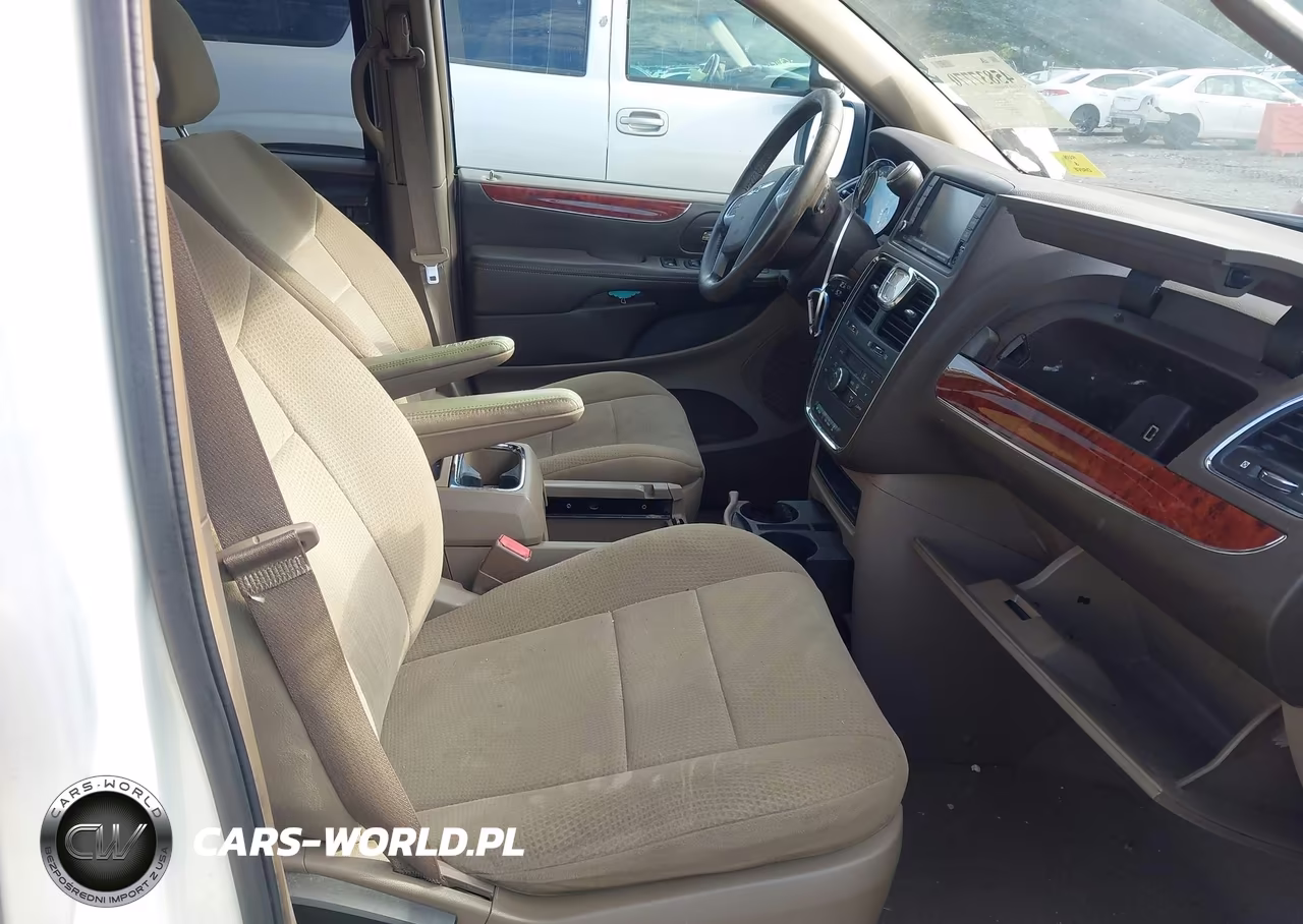 2012 Chrysler Town & Country Touring VIN:2C4RC1BG8CR157638 - 5