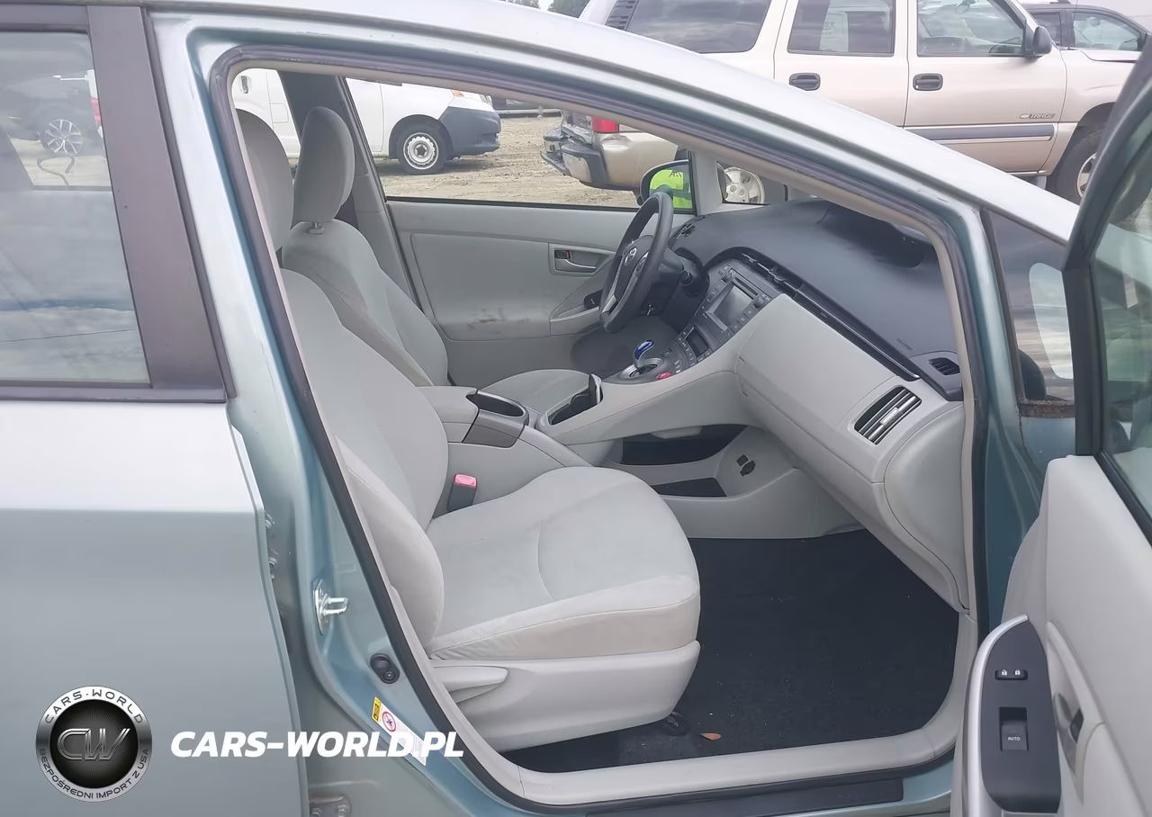 2012 Toyota Prius Three VIN:JTDKN3DU8C5375215 - 5