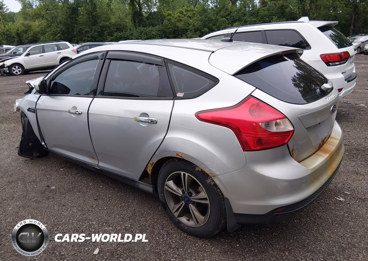 2012 Ford Focus Se VIN:1FAHP3K28CL240663 - 3