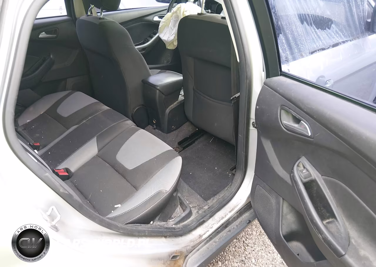 2012 Ford Focus Se VIN:1FAHP3K28CL240663 - 8
