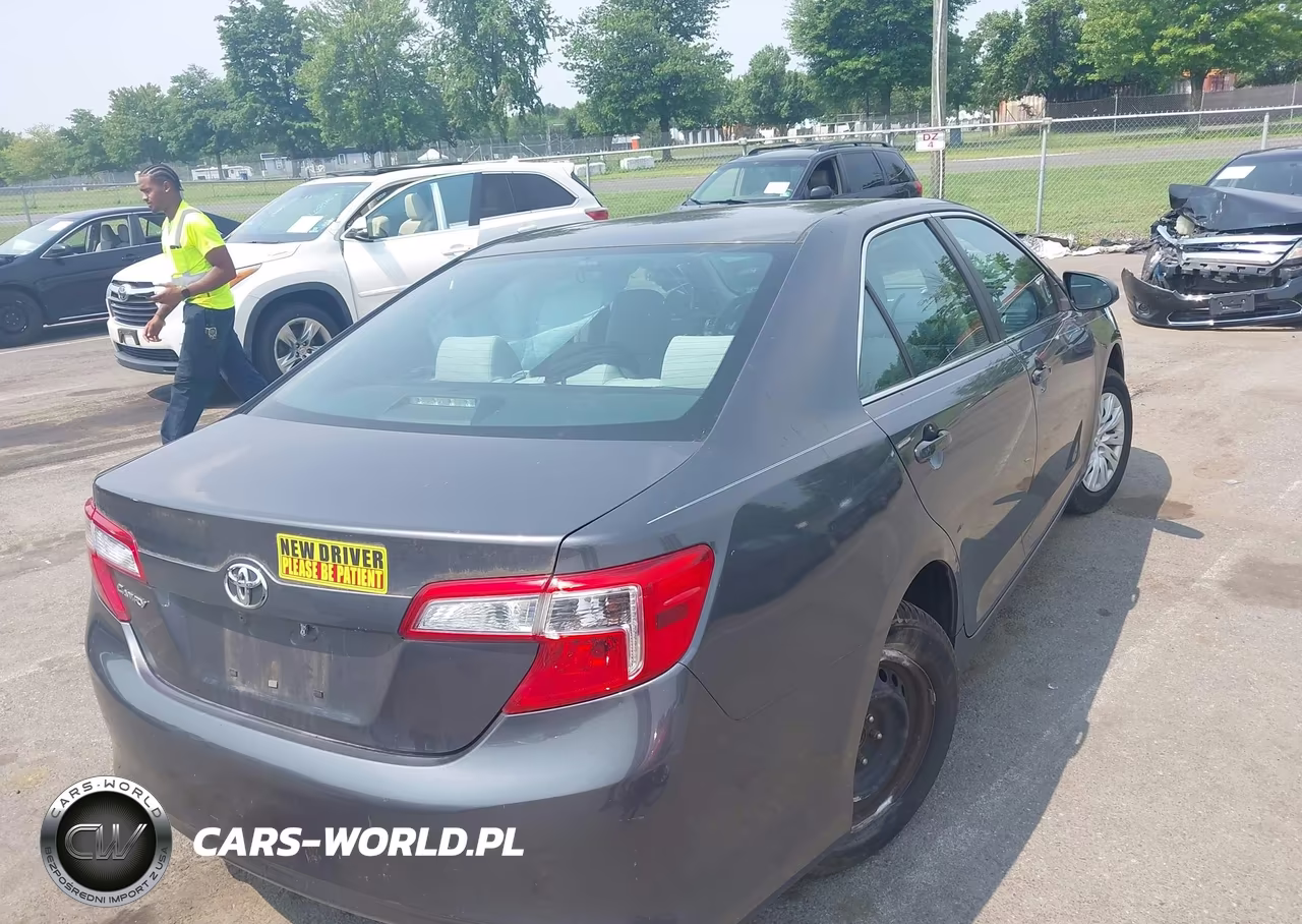 2012 Toyota Camry L VIN:4T4BF1FK5CR197946 - 4