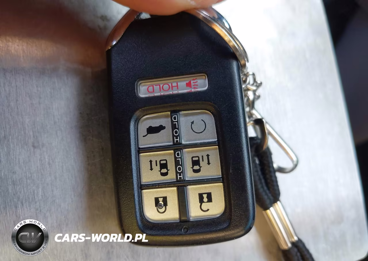 2018 Honda Odyssey Elite VIN:5FNRL6H90JB081623 - 11
