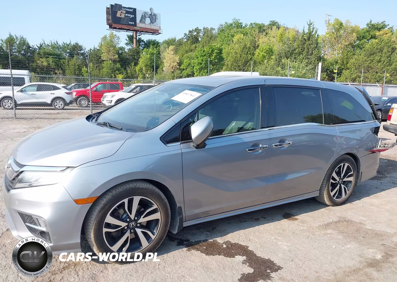 2018 Honda Odyssey Elite VIN:5FNRL6H90JB081623 - 14
