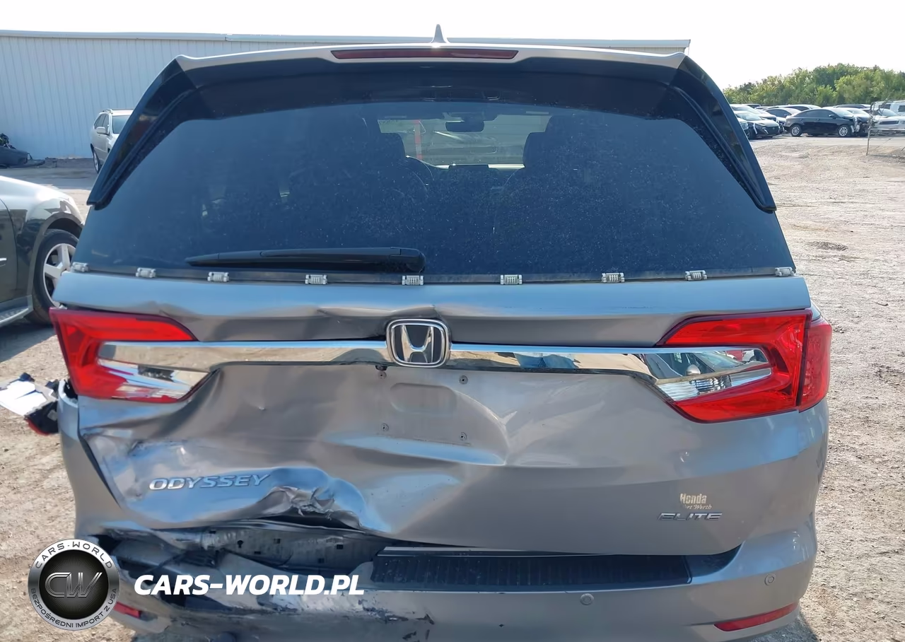 2018 Honda Odyssey Elite VIN:5FNRL6H90JB081623 - 16