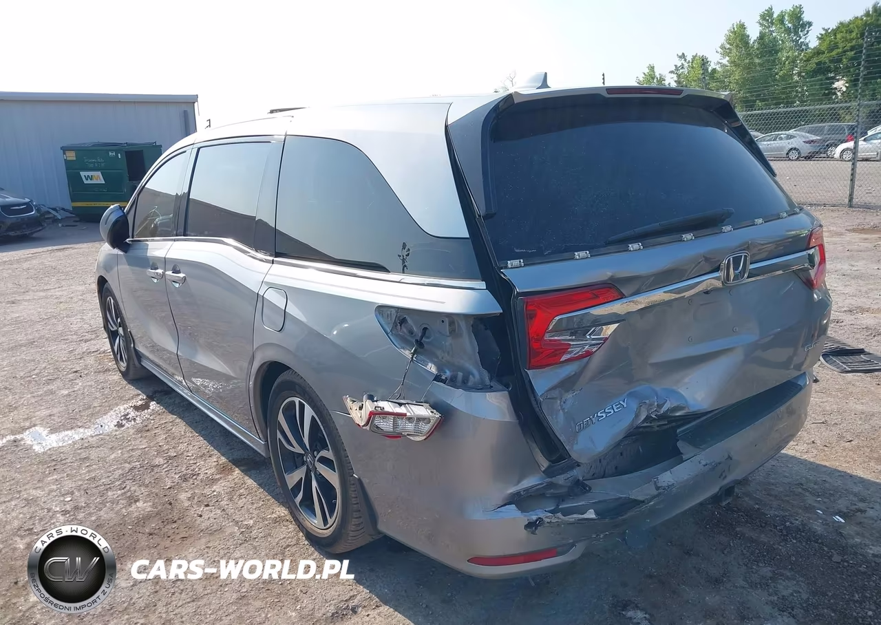 2018 Honda Odyssey Elite VIN:5FNRL6H90JB081623 - 3