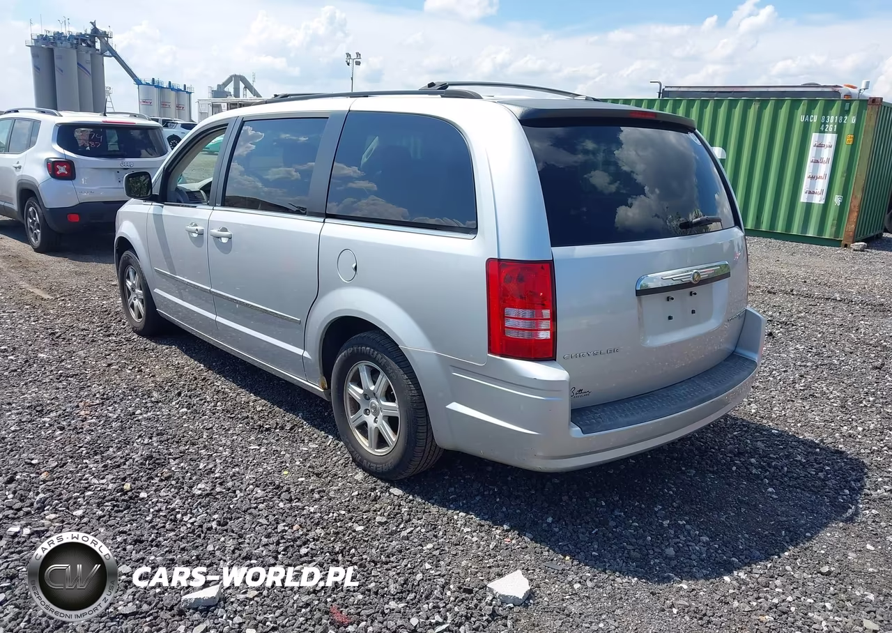 2010 Chrysler Town & Country Touring VIN:2A4RR5D13AR138064 - 3