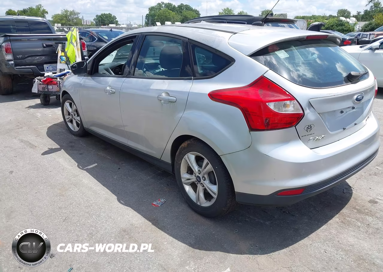 2014 Ford Focus Se VIN:1FADP3K2XEL225423 - 3