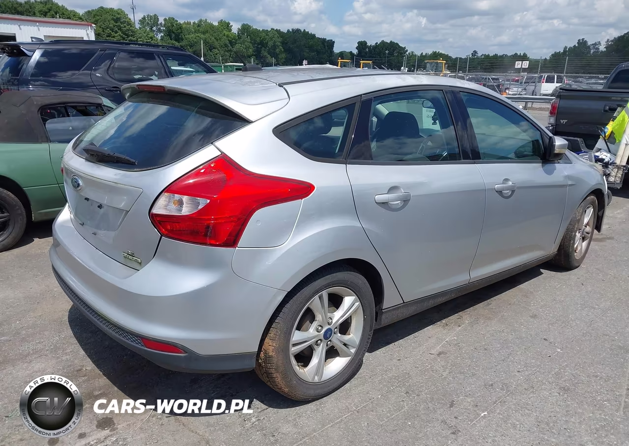 2014 Ford Focus Se VIN:1FADP3K2XEL225423 - 4