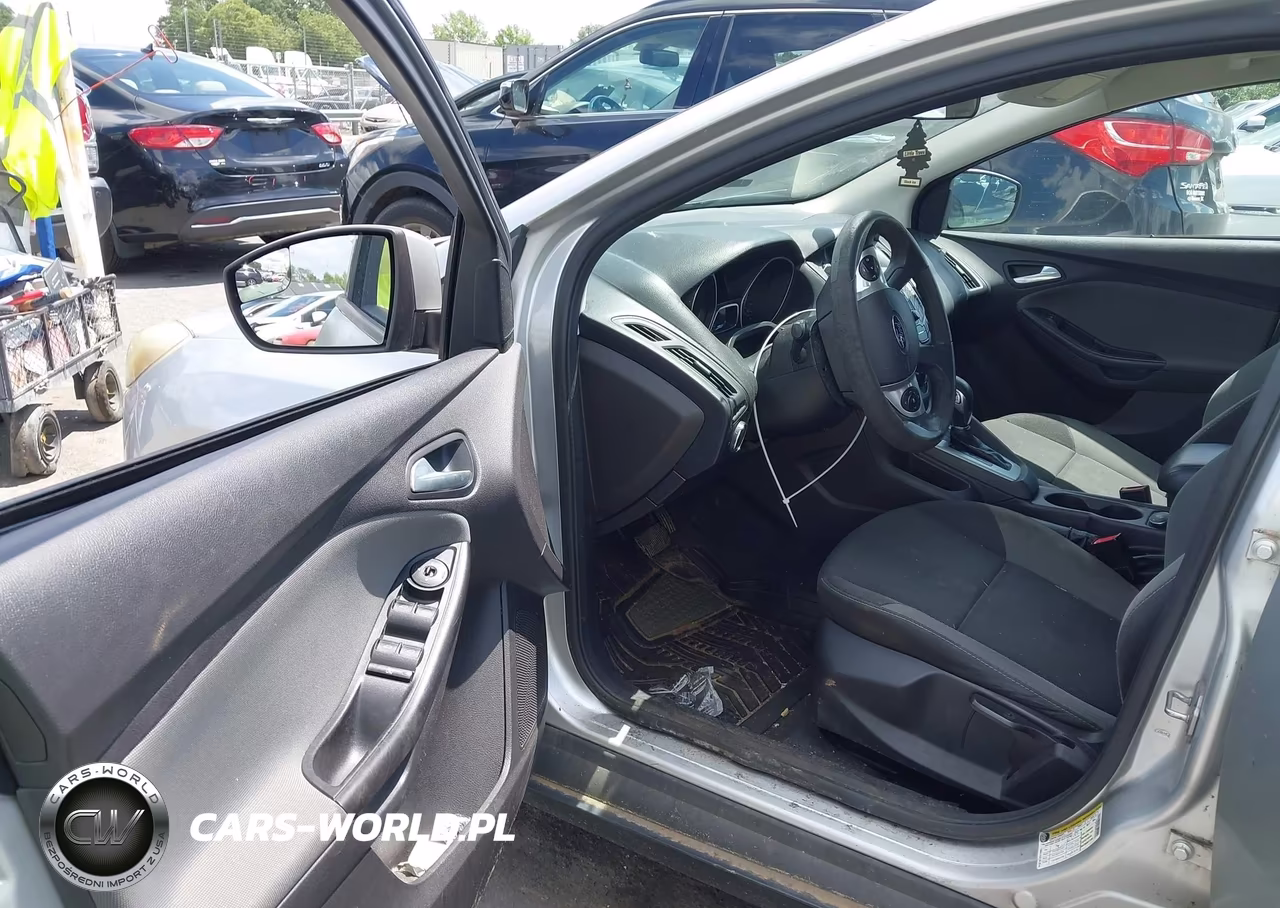 2014 Ford Focus Se VIN:1FADP3K2XEL225423 - 5