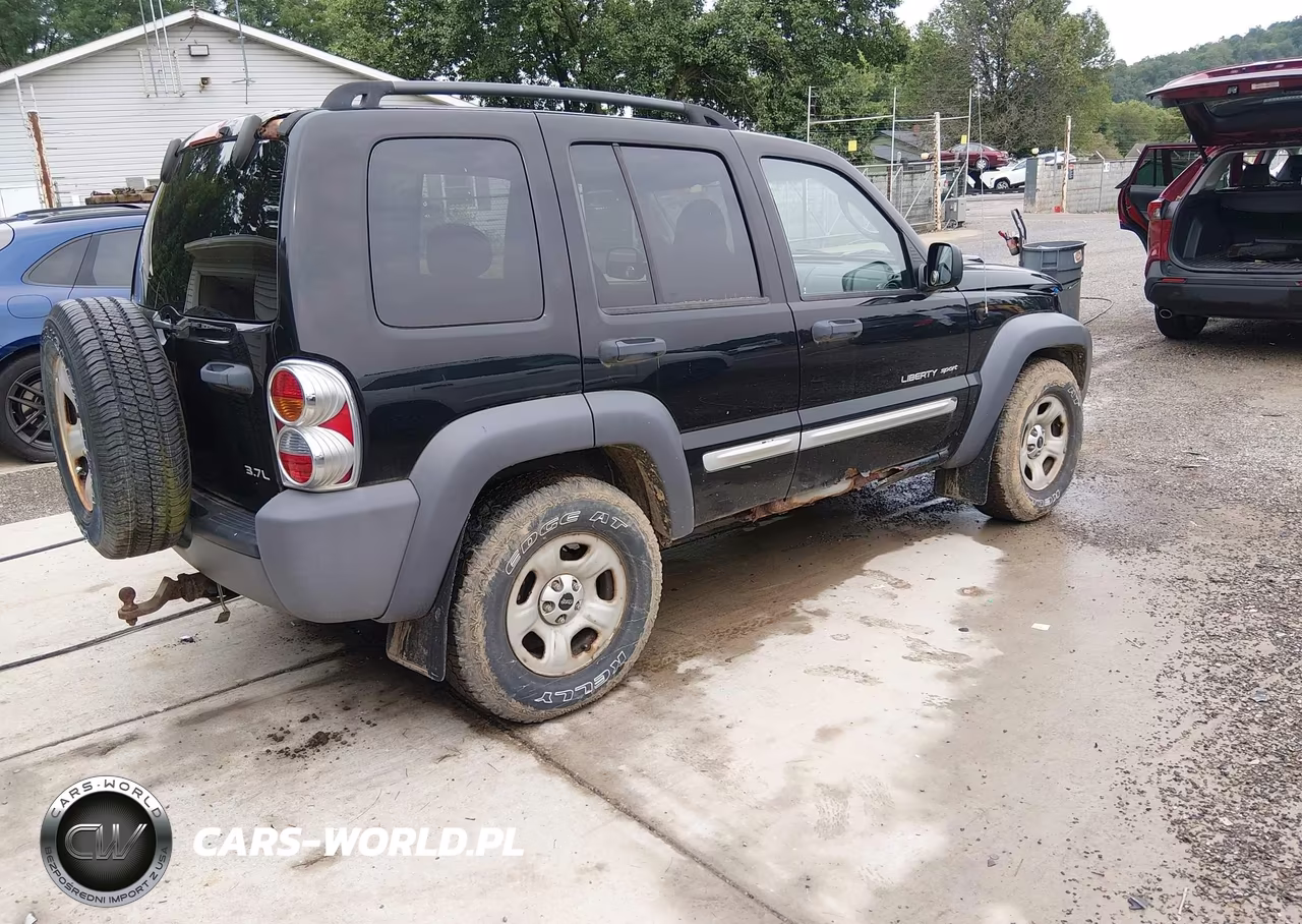 2003 Jeep Liberty Sport VIN:1J4GL48K63W660722 - 4