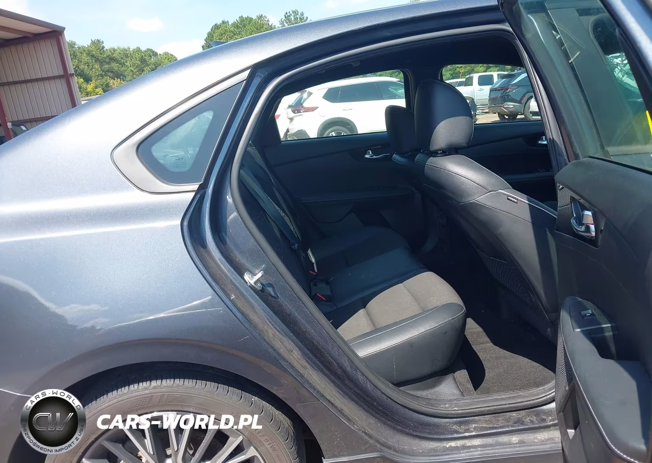 2024 Kia Forte Gt-Line VIN:3KPF54AD6RE705197 - 8