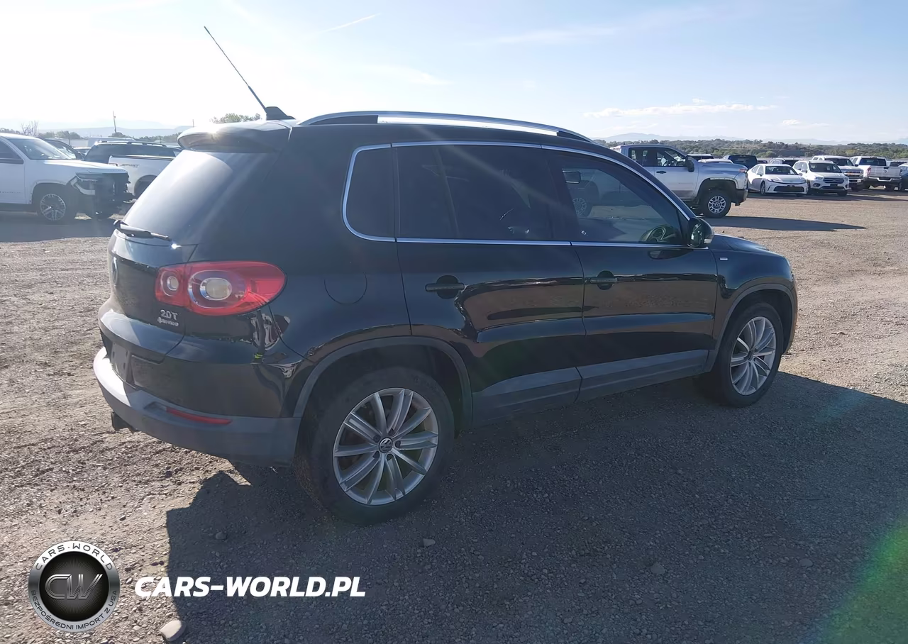 2010 Volkswagen Tiguan VIN:WVGBV7AX4AW527824 - 4
