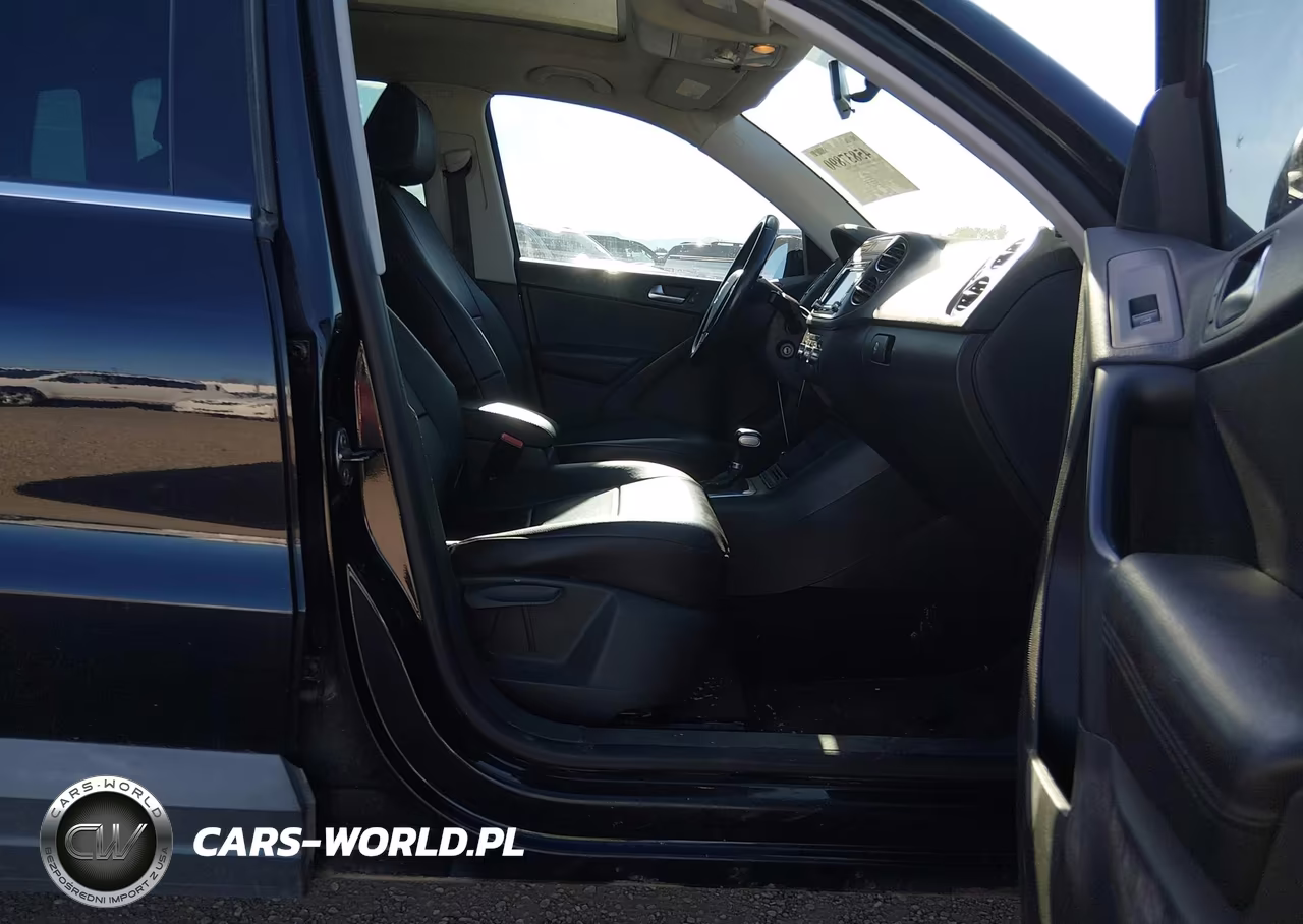 2010 Volkswagen Tiguan VIN:WVGBV7AX4AW527824 - 5