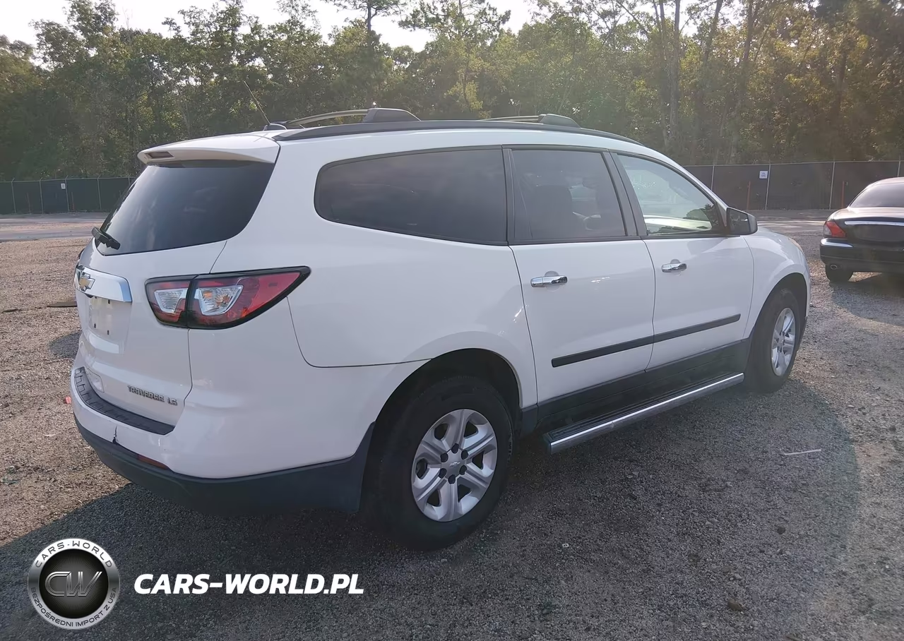 2015 Chevrolet Traverse Ls VIN:1GNKRFKD3FJ183518 - 4