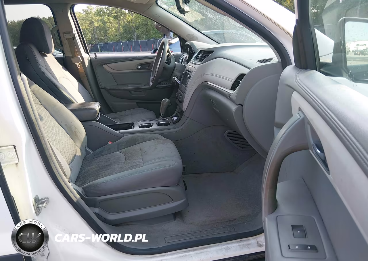 2015 Chevrolet Traverse Ls VIN:1GNKRFKD3FJ183518 - 5