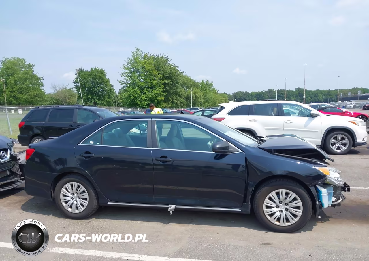 2013 Toyota Camry Le VIN:4T1BF1FK6DU271077 - 13