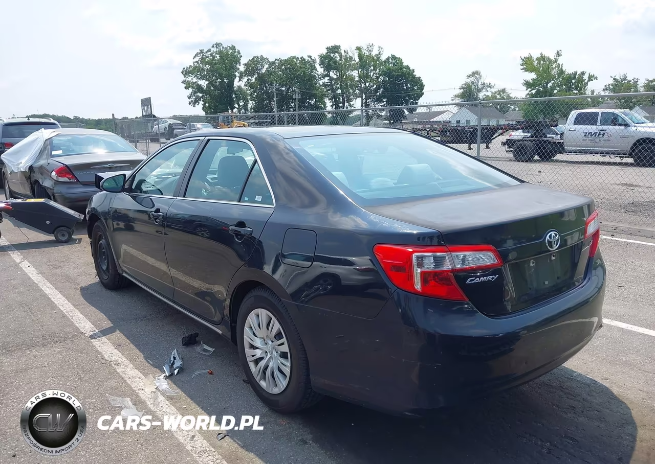 2013 Toyota Camry Le VIN:4T1BF1FK6DU271077 - 3