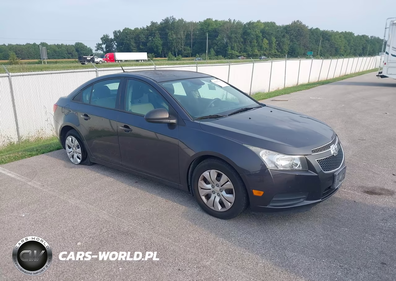 2014 Chevrolet Cruze Ls Auto – zdjęcie 1 z 11