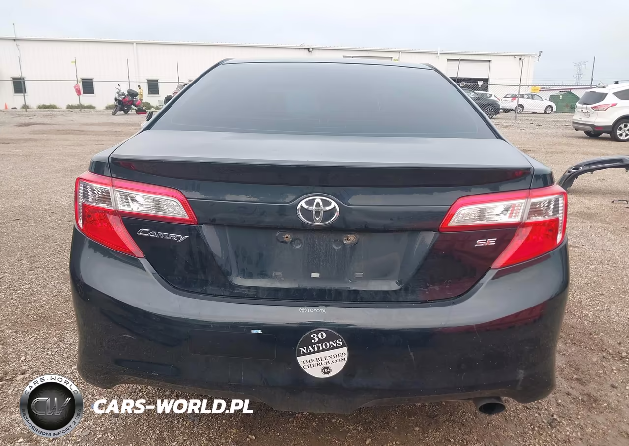 2014 Toyota Camry Se VIN:4T1BF1FK6EU335670 - 17